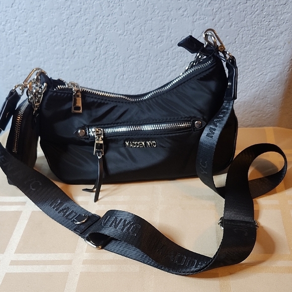 Madden Nyc Handbags - 🆕️Madden NYC Black Shoulder Bag W/ Bonus Coin Purse